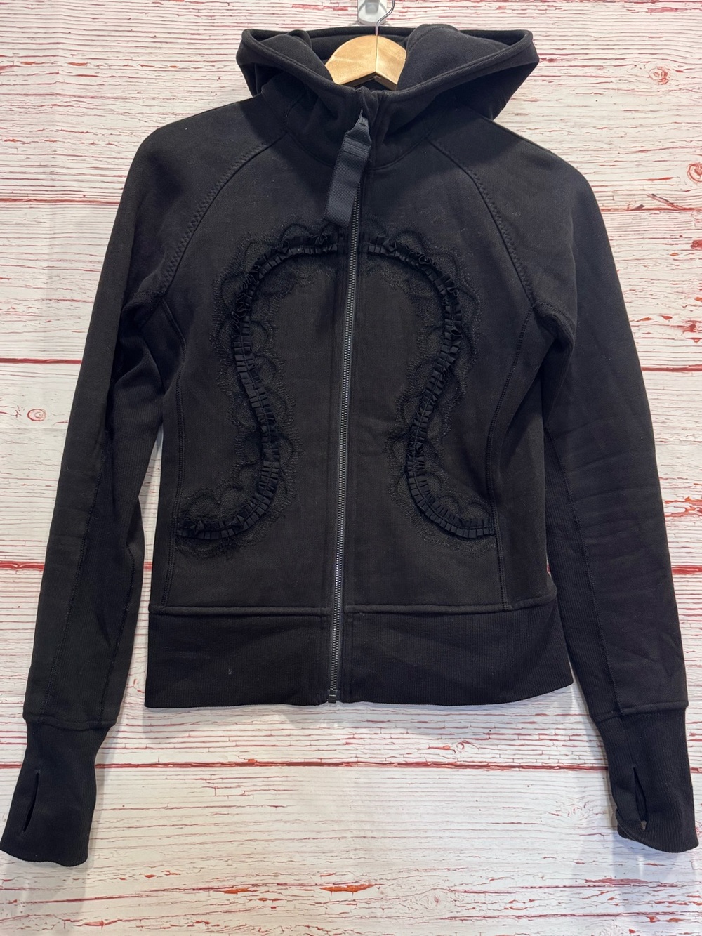 Lululemon Hiver Scuba Hoodie Lux Ruffle in Black Sz 4